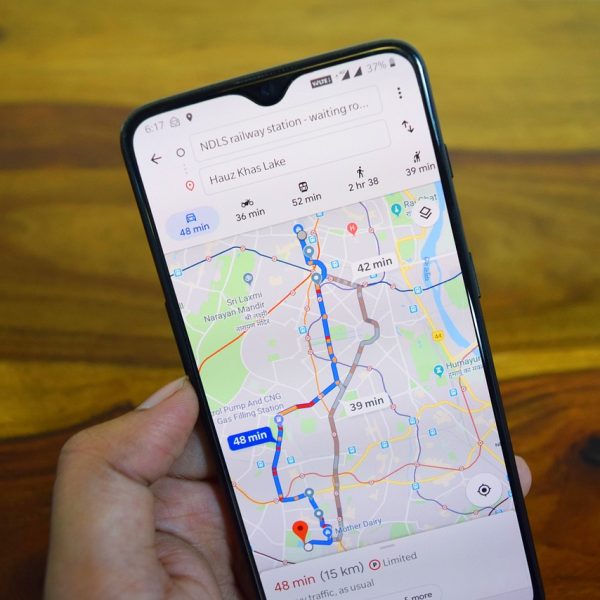 Jak wysłać pinezkę z Google Maps SMS-em?