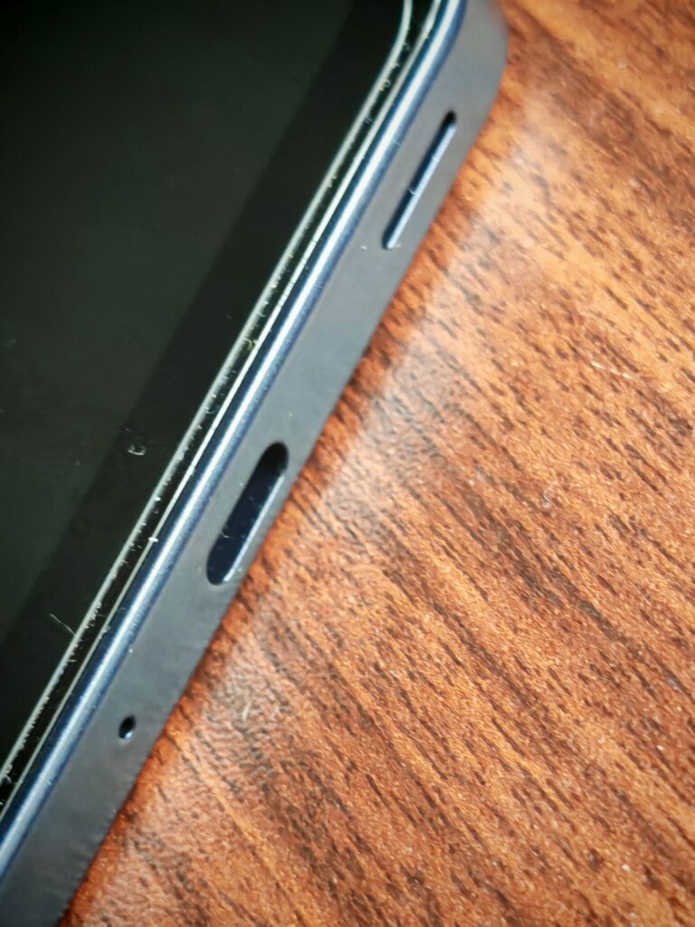 Smartfon po wakacjach – co sprawdzić w telefonie, aby działał szybciej? smartfon po wakacjach03